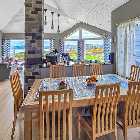 Beautiful In With House Sea View