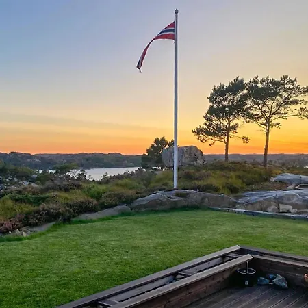 Beautiful In With House Sea View Fitjar