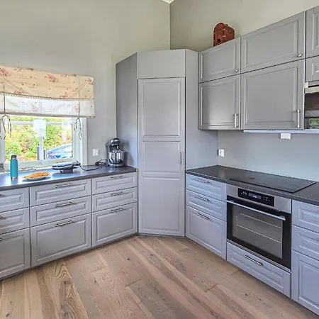 Hébergement de vacances Beautiful In With House Sea View Fitjar