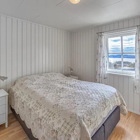 Feriehus Beautiful In With House Sea View Fitjar