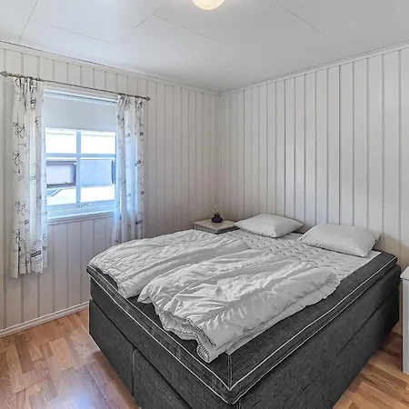 Feriehus Beautiful In With House Sea View