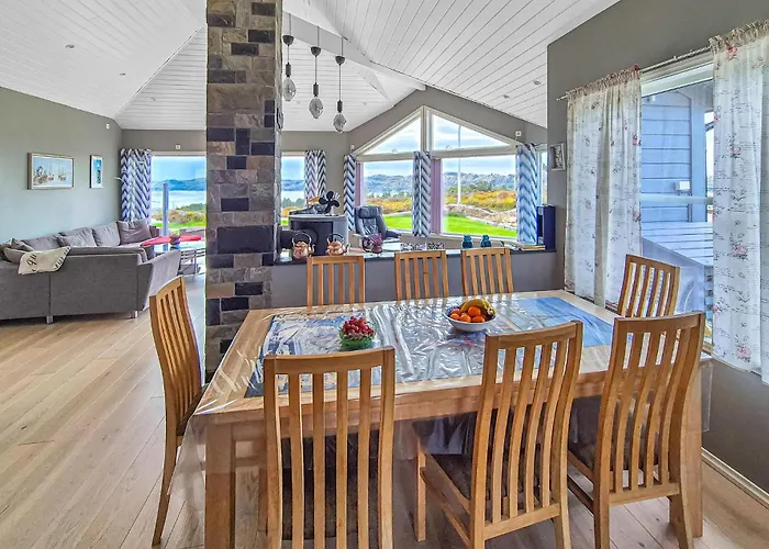 Beautiful In With House Sea View