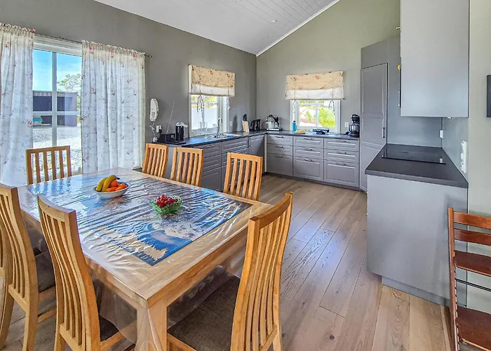 Beautiful In With House Sea View Feriehus Fitjar