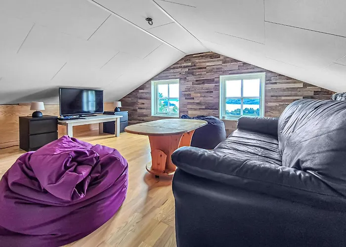 Beautiful In With House Sea View 菲恰尔